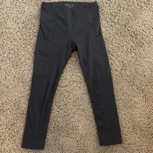 Savvi xs cropped Alta Silk Capri leggings